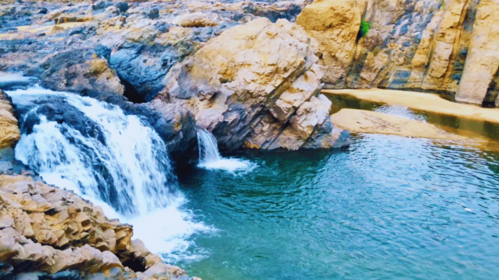 Sukhaldari Waterfall: Garhwa's Hidden Gem